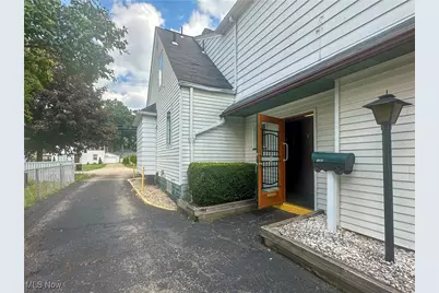1542 Woodland Street NE, Warren, OH 44483 - Photo 8