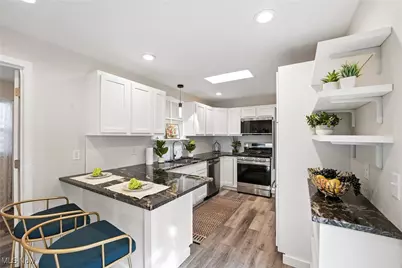 2001 Brownlee Avenue, Youngstown, OH 44514 - Photo 12