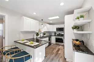 2001 Brownlee Ave, Youngstown, OH 44514 - Photo 12