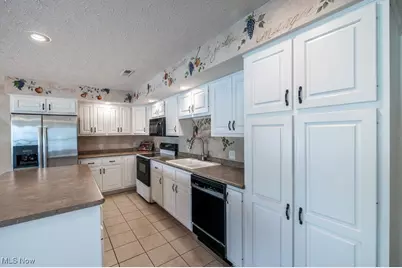 1317 Blennerhassett Avenue #A, Belpre, OH 45714 - Photo 16