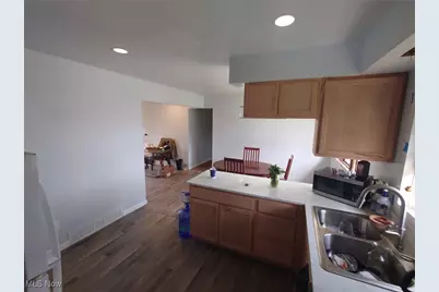 4088 Lynwood Drive, Kent, OH 44240 - Photo 4