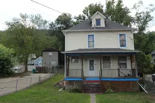 122 Carolina Ave, Chester, WV 26034 - Photo 2