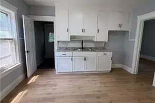 946 E 79th St, Loveland, OH 44103 - Photo 12