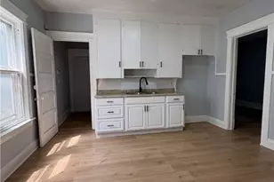 946 E 79th St, Loveland, OH 44103 - Photo 6