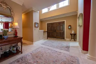 95 Nantucket Ct, Bratenahl, OH 44108 - Photo 2