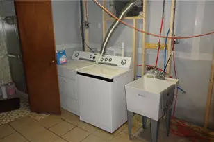 136 McHendry St, Weirton, WV 26062 - Photo 18