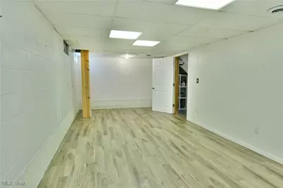 642 Oakridge Drive, Youngstown, OH 44512 - Photo 42