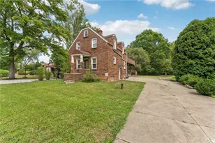 1899 Edwards Dr, Akron, OH 44306 - Photo 2