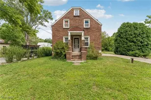 1899 Edwards Dr, Akron, OH 44306 - Photo 1