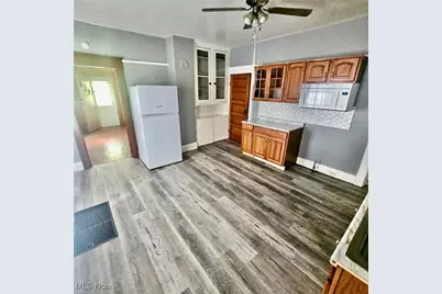115 Madison Street, Campbell, OH 44405 - Photo 2
