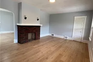 946 E 79th St, Loveland, OH 44103 - Photo 2