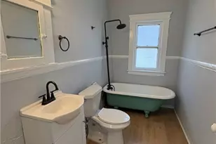 946 E 79th St, Loveland, OH 44103 - Photo 8