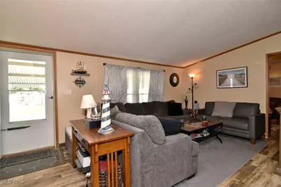 212 Gull Drive, Elyria, OH 44035 - Photo 4