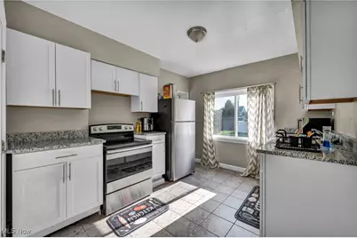 18715 Mohawk Avenue, Loveland, OH 44119 - Photo 2