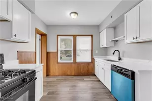 18715 Mohawk Ave, Loveland, OH 44119 - Photo 12