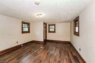 571 Crestview Avenue, Akron, OH 44320 - Photo 14