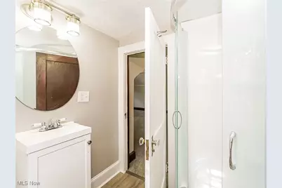 571 Crestview Avenue, Akron, OH 44320 - Photo 20