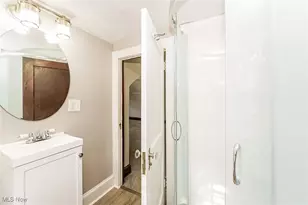 571 Crestview Ave, Akron, OH 44320 - Photo 20