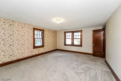 571 Crestview Avenue, Akron, OH 44320 - Photo 4