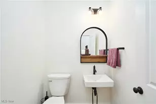 7754 Bainbridge Rd, Chagrin Falls, OH 44023 - Photo 16