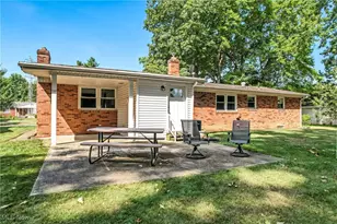 25 Lakeshore Dr, Struthers, OH 44471 - Photo 6