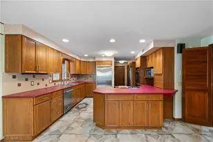 2317 Raintree St NE, Canton, OH 44705 - Photo 6