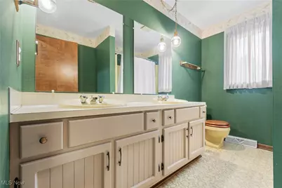 2317 Raintree Street NE, Canton, OH 44705 - Photo 30