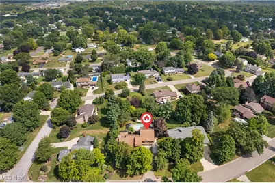 2317 Raintree Street NE, Canton, OH 44705 - Photo 2