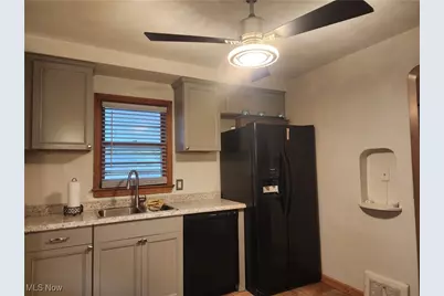 440 E 271st Street, Euclid, OH 44132 - Photo 8