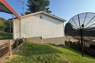 316 Dorer Ave, Bellaire, OH 43906 - Photo 6