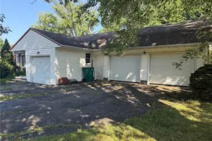 815 S Nearing Cir, Geneva, OH 44041 - Photo 8