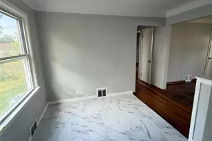 30243 Truman Ave, Wickliffe, OH 44092 - Photo 4