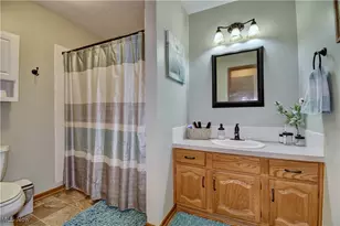 247 Kent Cir NE, New Philadelphia, OH 44663 - Photo 16