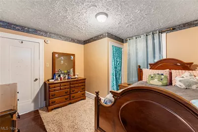 2409 Gilbert Avenue NE, Canton, OH 44705 - Photo 24