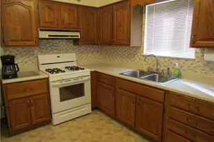 131 Forest Rd, Weirton, WV 26062 - Photo 6