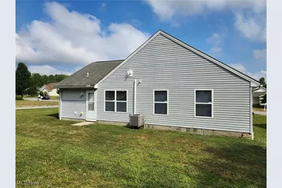 2951 Megan Circle, Youngstown, OH 44505 - Photo 2