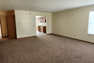 2951 Megan Cir, Youngstown, OH 44505 - Photo 4