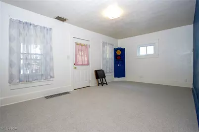 219 W Washington Street, Ashland, OH 44805 - Photo 6