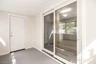 2124 W 101st St, Loveland, OH 44102 - Photo 12