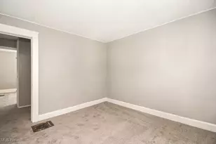 2124 W 101st St, Loveland, OH 44102 - Photo 8