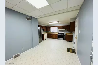 1329 East Street, Follansbee, WV 26037 - Photo 6