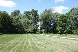 4943 Mayfair Rd, Green, OH 44720 - Photo 4