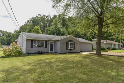 18066 Hillcrest Drive, Lake Milton, OH 44429 - Photo 2