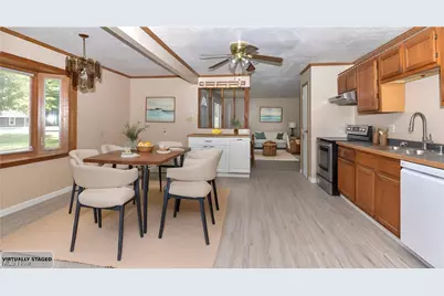 18066 Hillcrest Drive, Lake Milton, OH 44429 - Photo 8