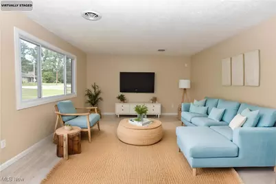 18066 Hillcrest Drive, Lake Milton, OH 44429 - Photo 4