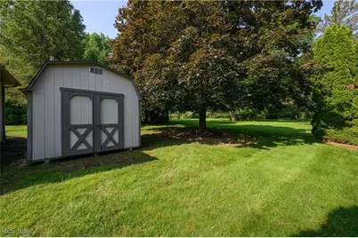 986 S Azalea Boulevard, Barberton, OH 44203 - Photo 8