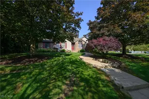 986 S Azalea Blvd, Barberton, OH 44203 - Photo 2