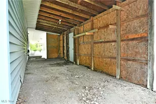 2566 Warren Burton Rd, Worthington, OH 44470 - Photo 40