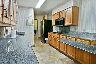 2566 Warren Burton Road, Worthington, OH 44470 - Photo 8