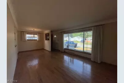 701 E 315th Street, Willowick, OH 44095 - Photo 10